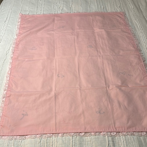 Baby’s Pink and White Teddy Bear Quilt - Picture 5 of 6